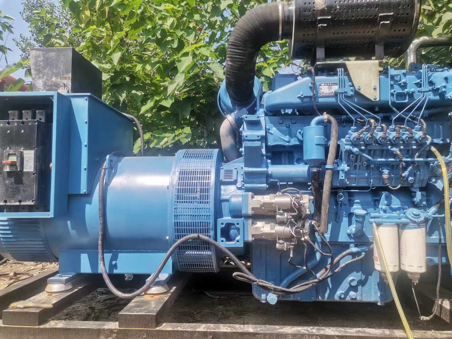 赞皇详细说明降低 800kW 柴油发电机输出电流波动的方法
